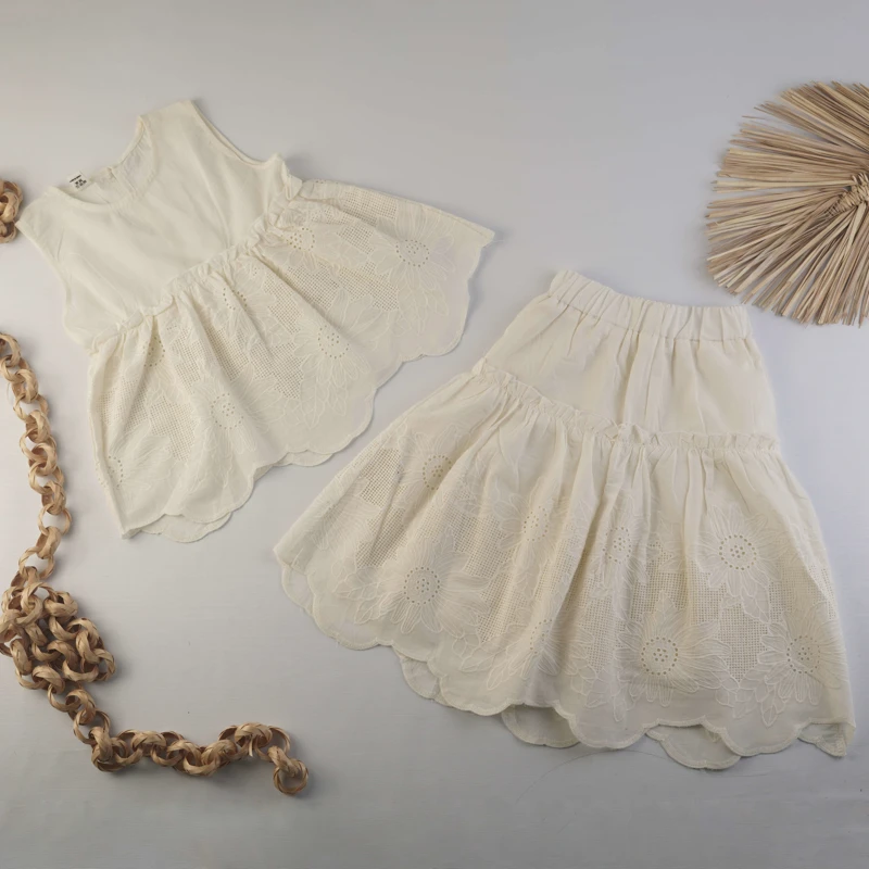 ست دو تکه دخترانه خامه دوزی طرح گل – رنگ نباتی