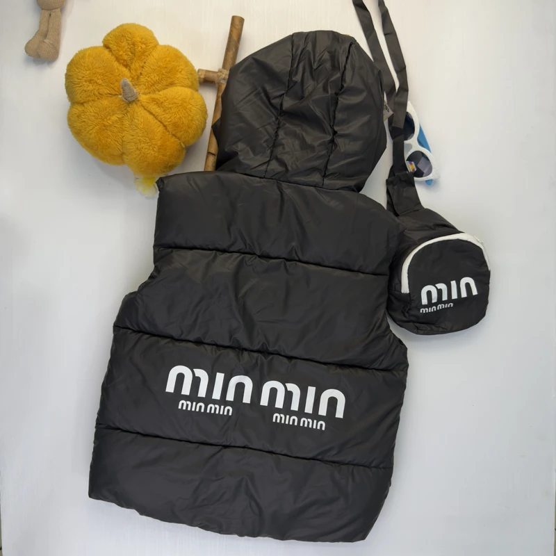 جلیقه کلاه‌دار کودک با طراحی اسپرت