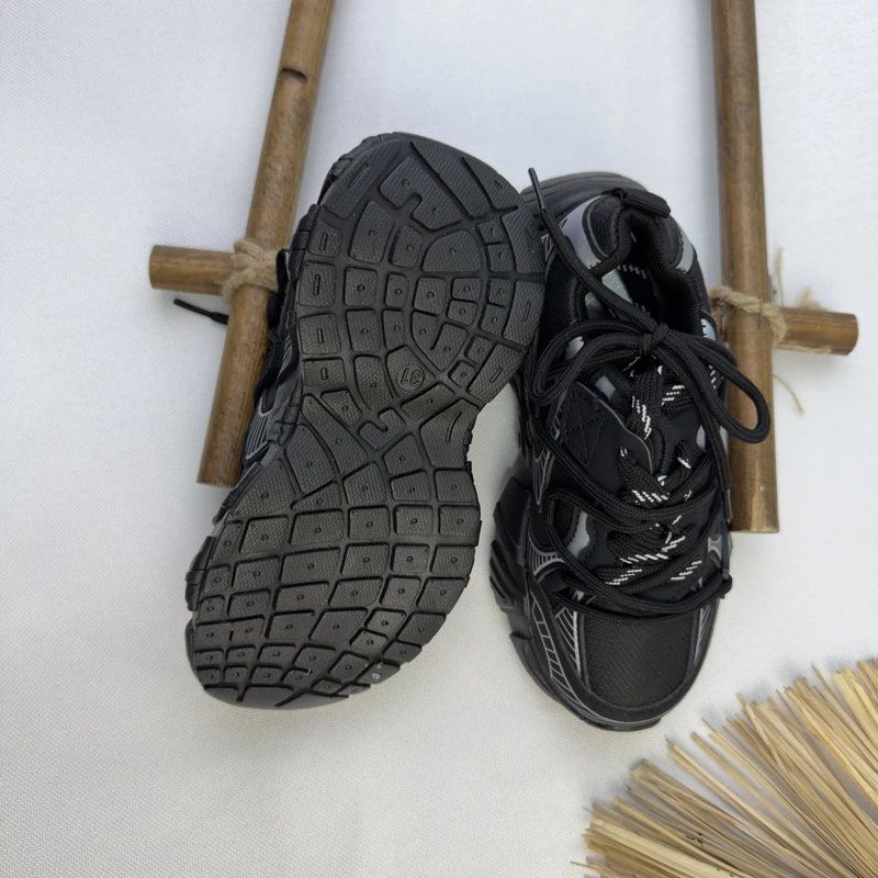 کفش اسپرت مدل عنکبودی