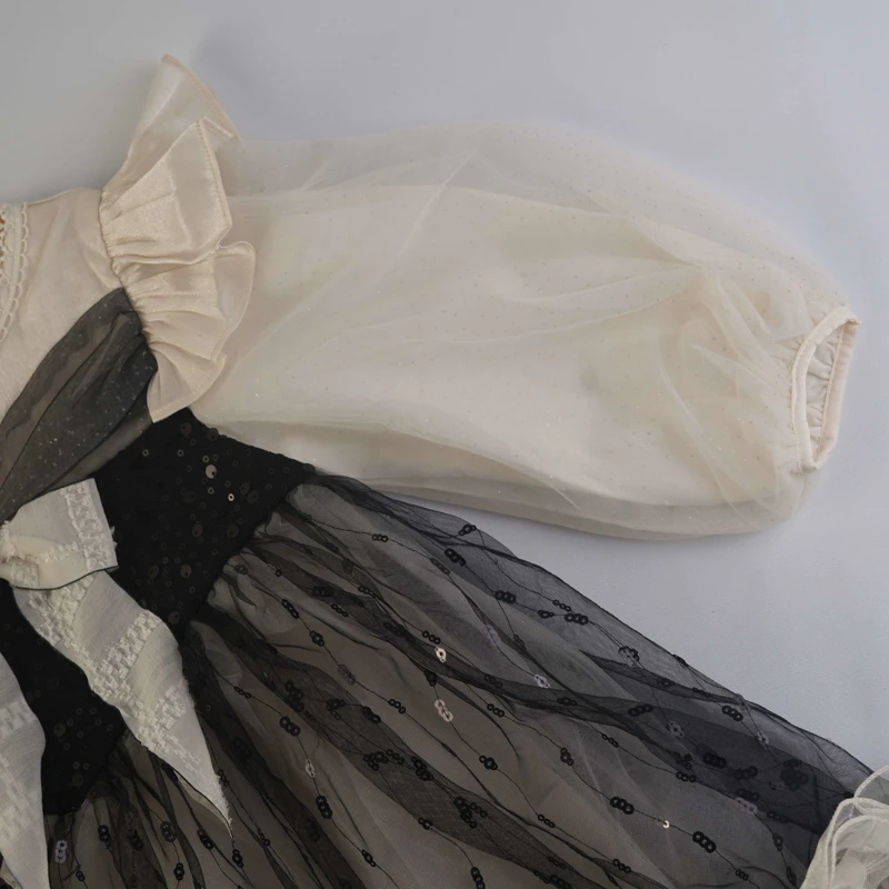 آستین‌های پفی حریر و یقه گیپور لباس جشن دخترانه شیک