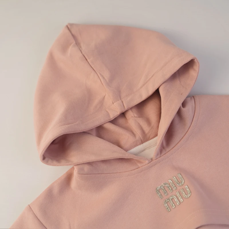 بافت نرم و لطیف پارچه ست دخترانه MIU MIU رنگ صورتی