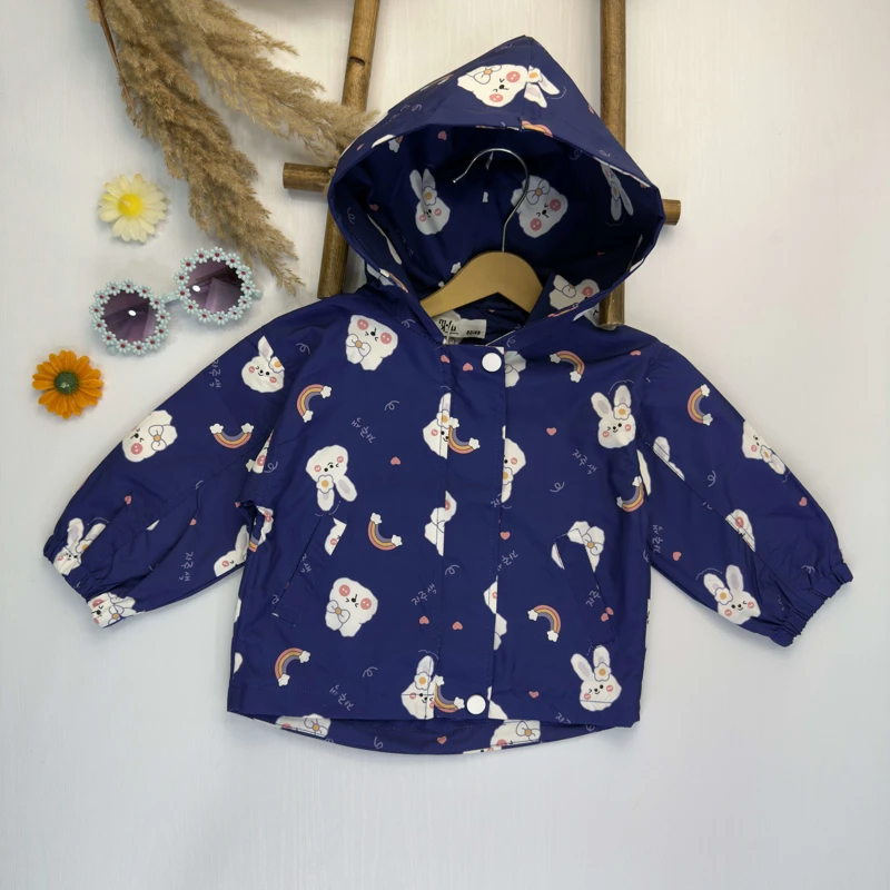 کاپشن سبک کودک طرح خرگوش و رنگین‌کمان