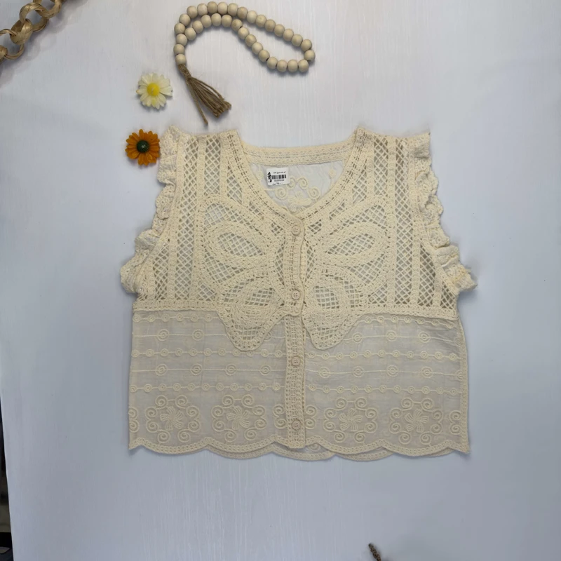 ژیله دخترانه توری رنگ کرم با طرح قلاب‌بافی پروانه