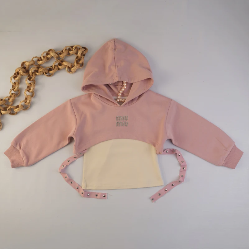 لباس دخترانه شیک مدل MIU MIU با هودی و شلوار صورتی